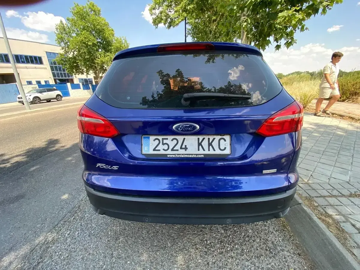 Usado Ford Focus Titanium 125 CV (91 kW) 2018 Azul Berlina