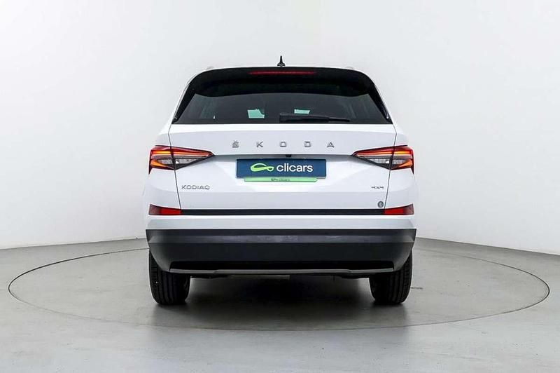 Usado Skoda Kodiaq Ambition 150 CV (110 kW) 2022 Blanco SUV