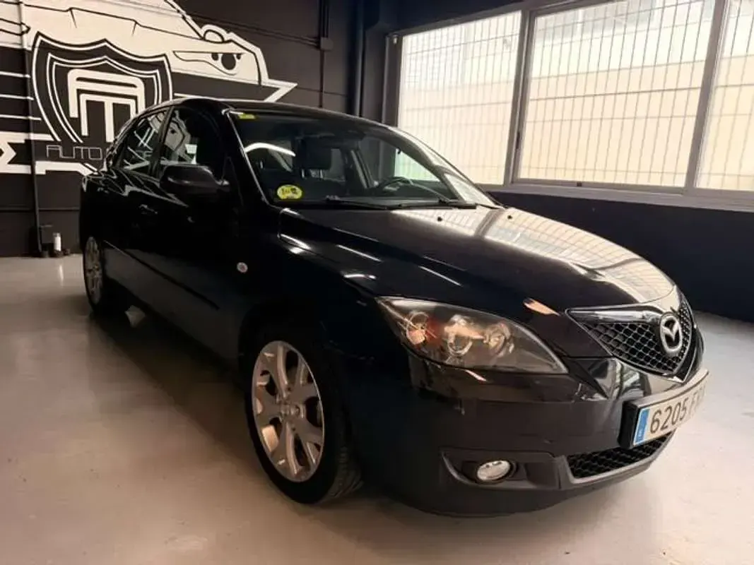 Usado Mazda 3 Sportive 109 CV (80 kW) 2007 Negro Utilitario