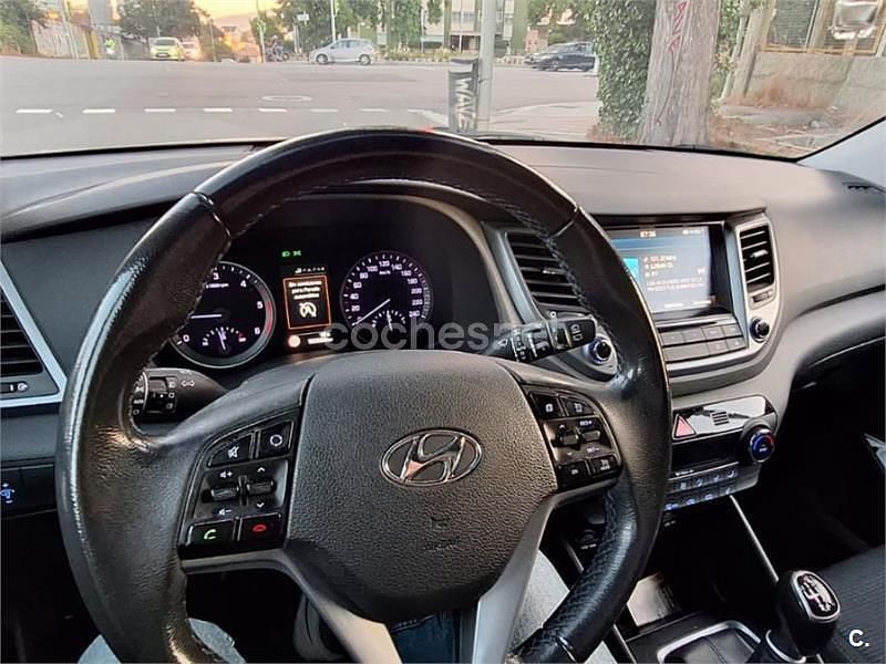 Usado Hyundai Tucson 115 CV (84 kW) 2016 Beige SUV