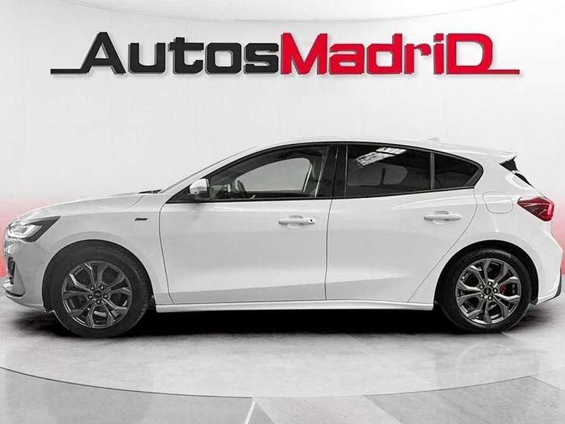 Usado Ford Focus ST-Line 125 CV (91 kW) 2022 Blanco Utilitario