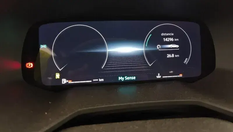 Usado Renault Clio V Techno 100 CV (73 kW) 2025 Rojo Berlina