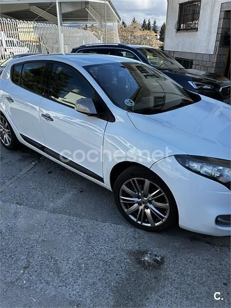 Usado Renault Mégane Dynamique 130 CV (95 kW) 2011 Blanco Berlina