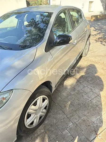 Usado Renault Mégane Expression 105 CV (77 kW) 2009 Gris / plata Berlina