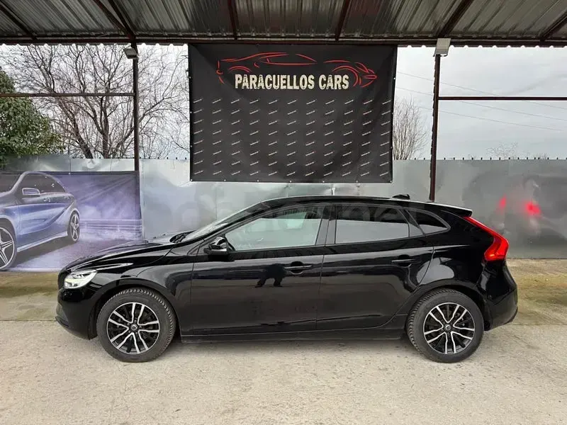 Occasion Volvo V40 Inscription 120 PK (88 kW) 2019 Zwart Sedan
