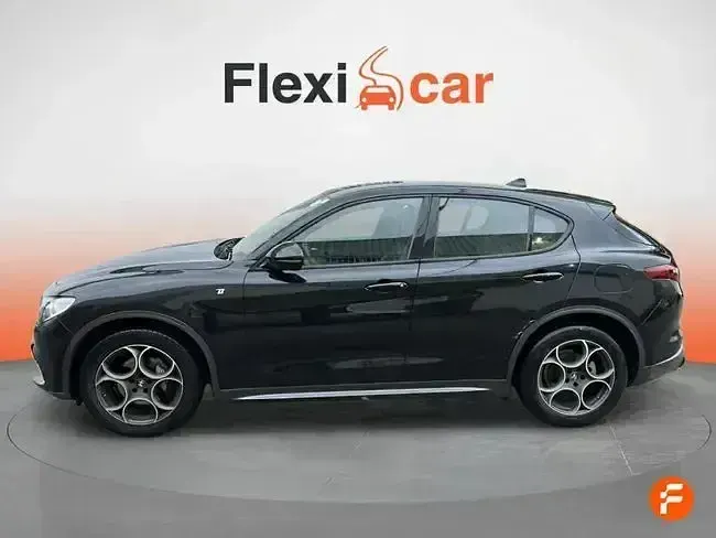 Usado Alfa Romeo Stelvio Veloce 210 CV (154 kW) 2022 Negro SUV