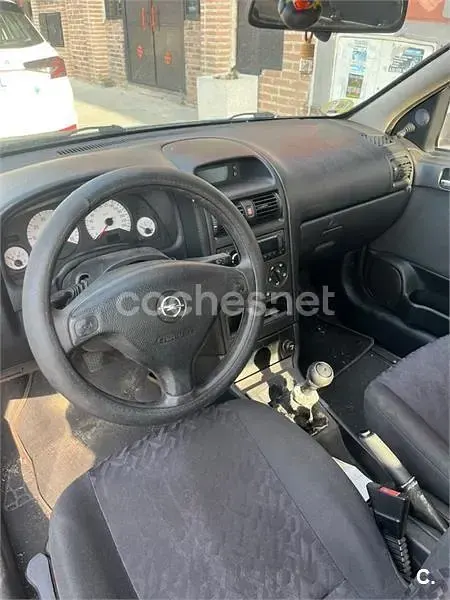 Usado Opel Astra Club 84 CV (61 kW) 2002 Gris / plata Berlina