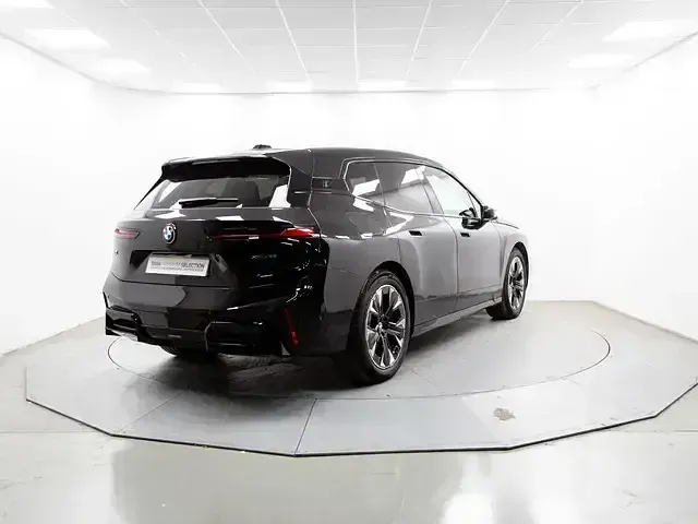 Usado BMW iX M Sport 300 kW (408 CV) 2025 Negro SUV