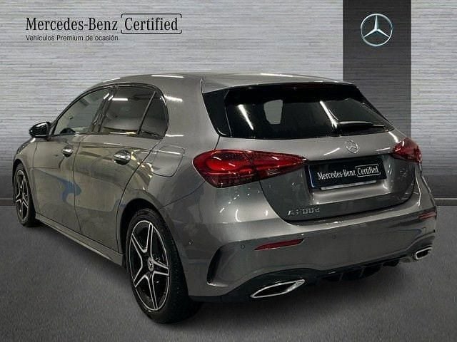Nuevo Mercedes A200 150 CV (110 kW) 2025 Gris montaña Berlina
