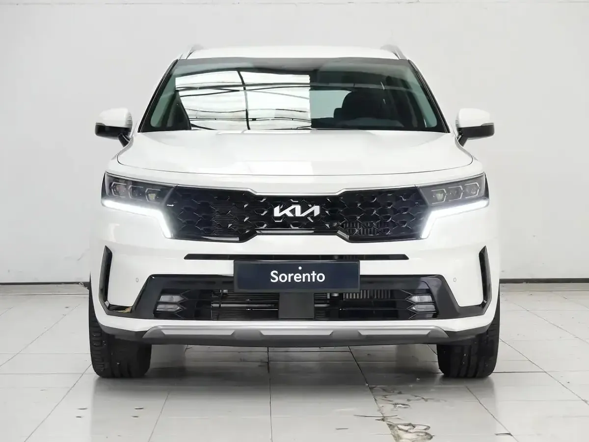 Usado Kia Sorento 230 CV (169 kW) 2023 Blanco SUV