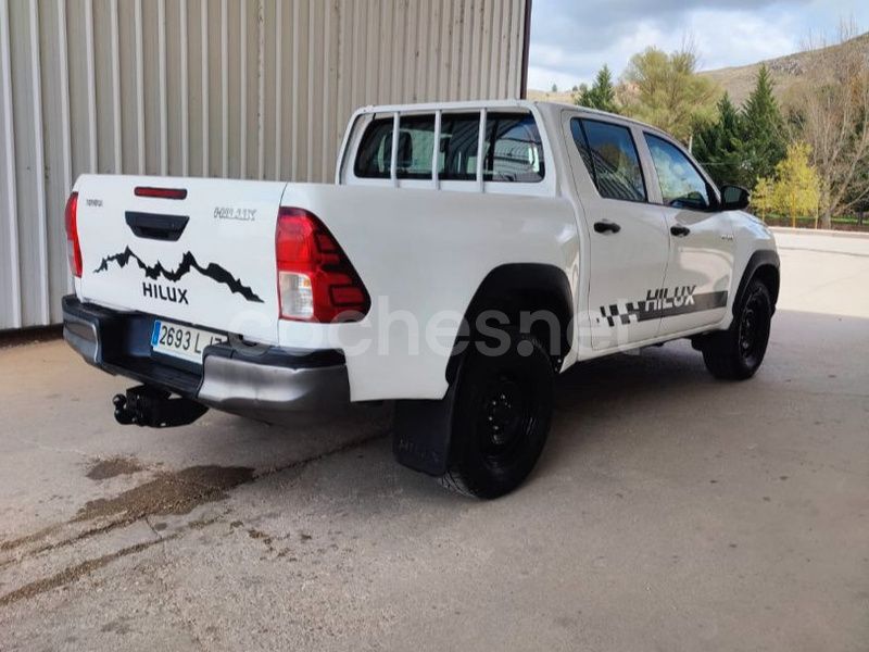 Blanco Usado 2022 Toyota HiLux Recogida | 32.500 € (Buen precio) - Imagen 1/4