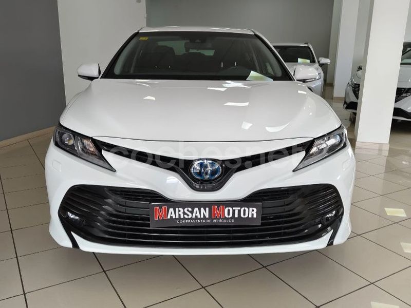 Blanco Usado 2020 Toyota Camry Business Edition Berlina | 28.900 € (Un poco caro) - Imagen 1/4