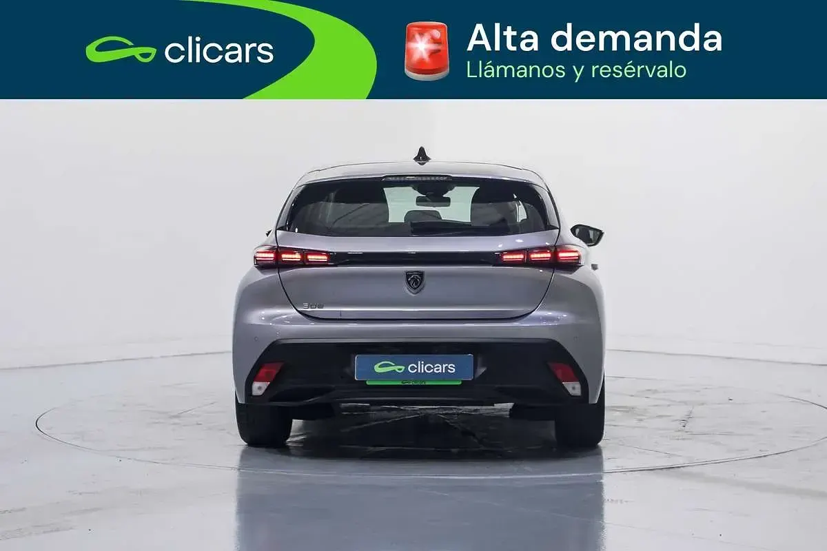 Usado Peugeot 308 Active 110 CV (80 kW) 2022 Plateado Utilitario