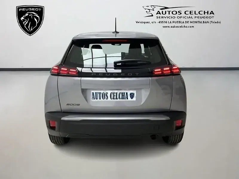 Nuevo Peugeot 2008 Style 100 CV (73 kW) 2025 Gris / plata SUV