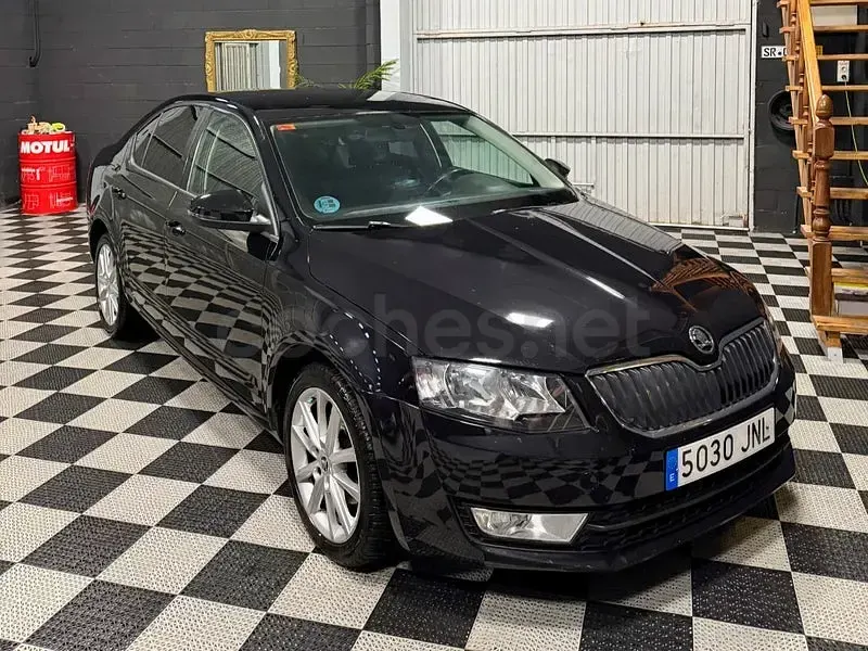 Usado Skoda Octavia Ambition 150 CV (110 kW) 2016 Negro Familiar