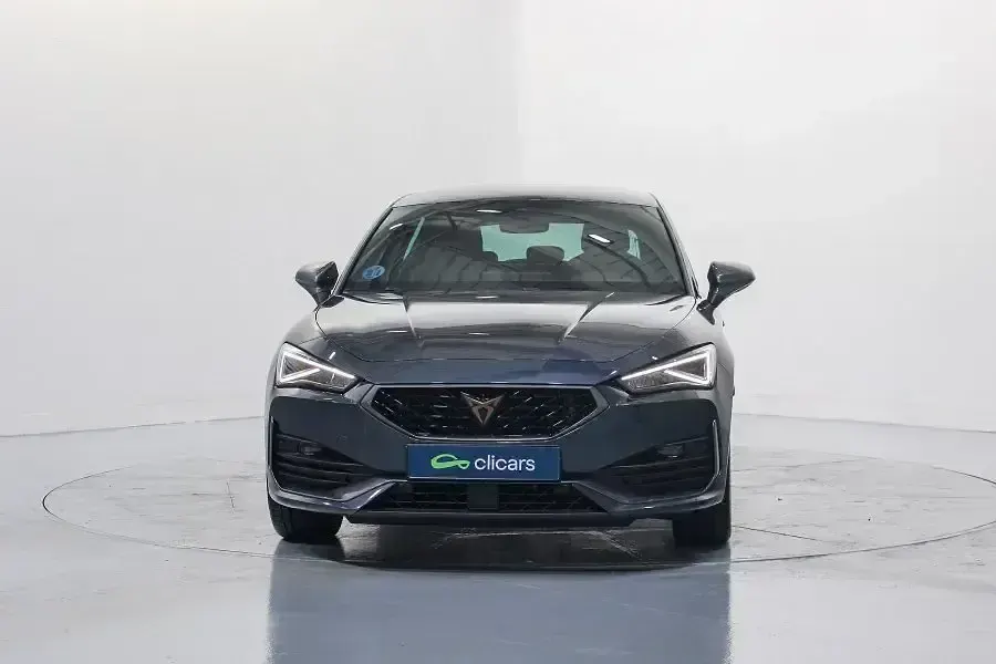 Begagnad Cupra Leon 150 HK (110 kW) 2023 Grå Sedan