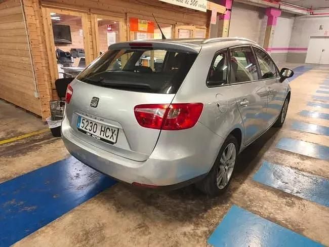 Usado Seat Ibiza Reference 85 HP (62 kW) 2011 Cinzento