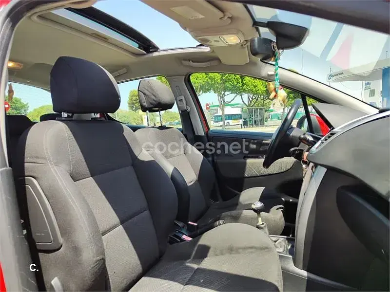 Usado Peugeot 207 110 CV (80 kW) 2006 Rojo Berlina