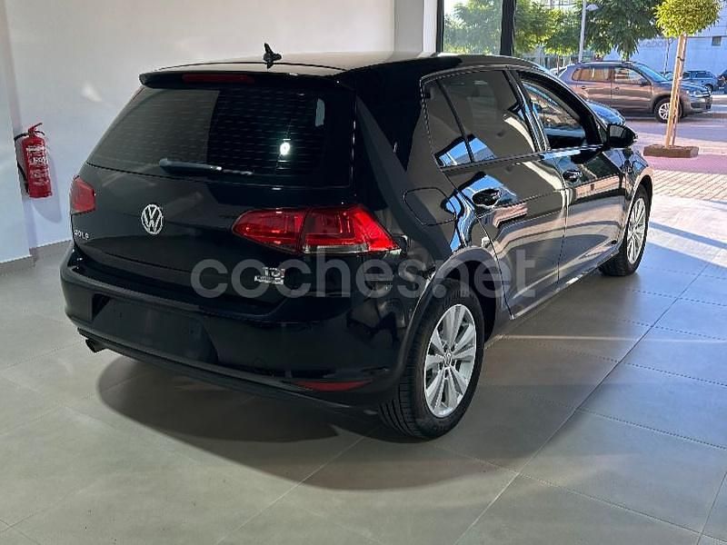 Usado VW Golf VII 110 CV (80 kW) 2015 Negro Berlina