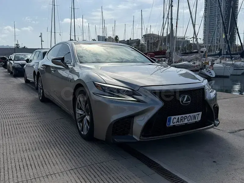 Usado Lexus LS500h Sport Line 359 CV (264 kW) 2020 Gris / plata Berlina