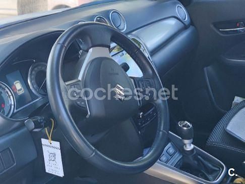 Usado Suzuki Vitara 140 CV (102 kW) 2019 Blanco SUV