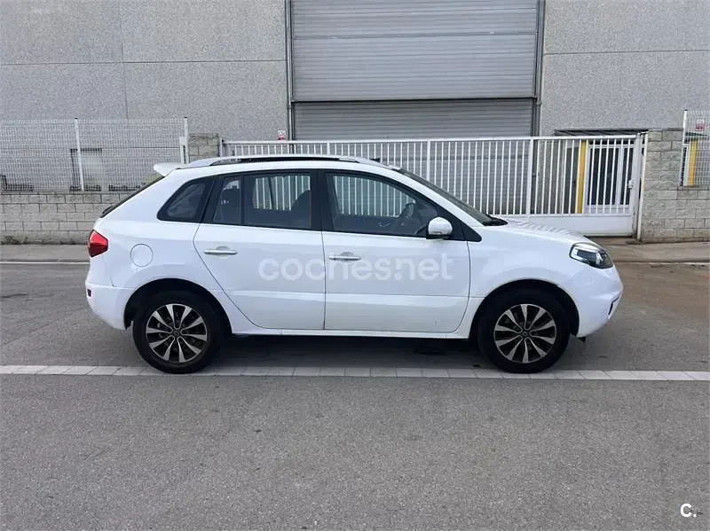 Usado Renault Koleos Dynamique 150 CV (110 kW) 2013 Blanco SUV