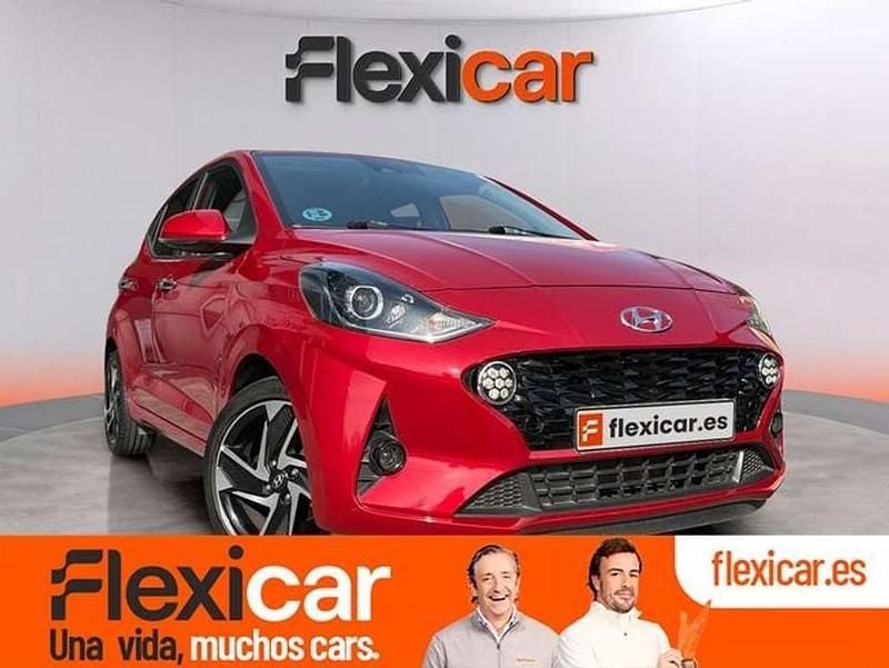 Usado Hyundai i10 67 CV (49 kW) 2022 Rojo Utilitario