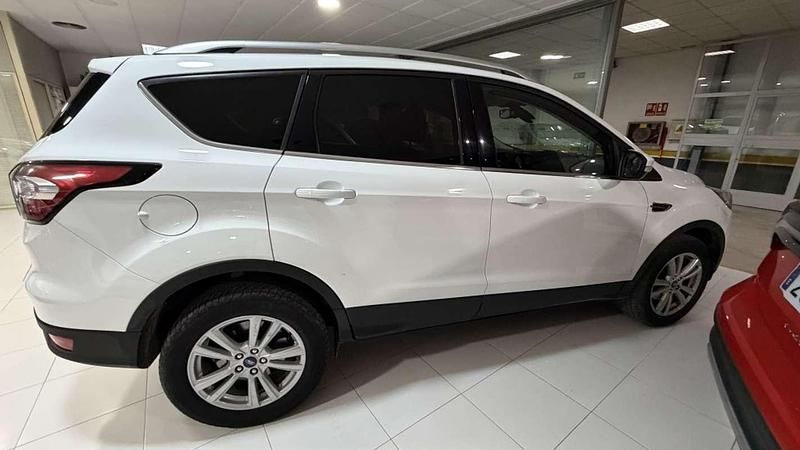 Usado Ford Kuga Limited 150 CV (110 kW) 2019 Blanco SUV