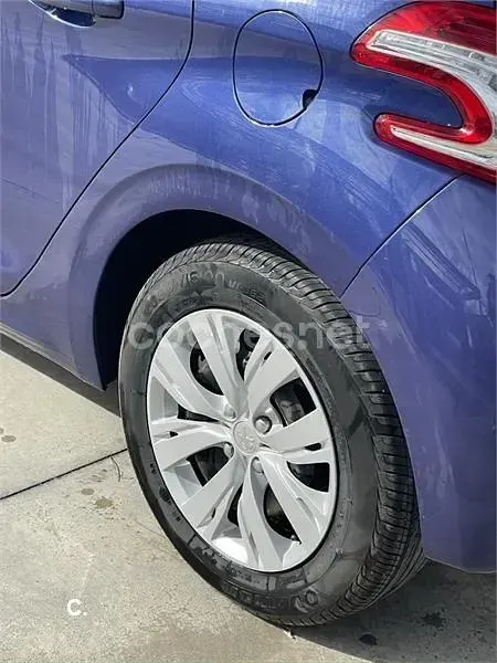 Usado Peugeot 208 Access 82 CV (60 kW) 2013 Azul Utilitario