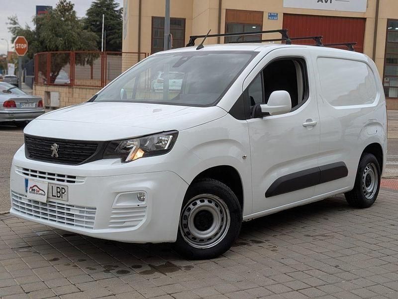 Usado Peugeot Partner Premium 100 CV (73 kW) 2019 Blanco Monovolumen