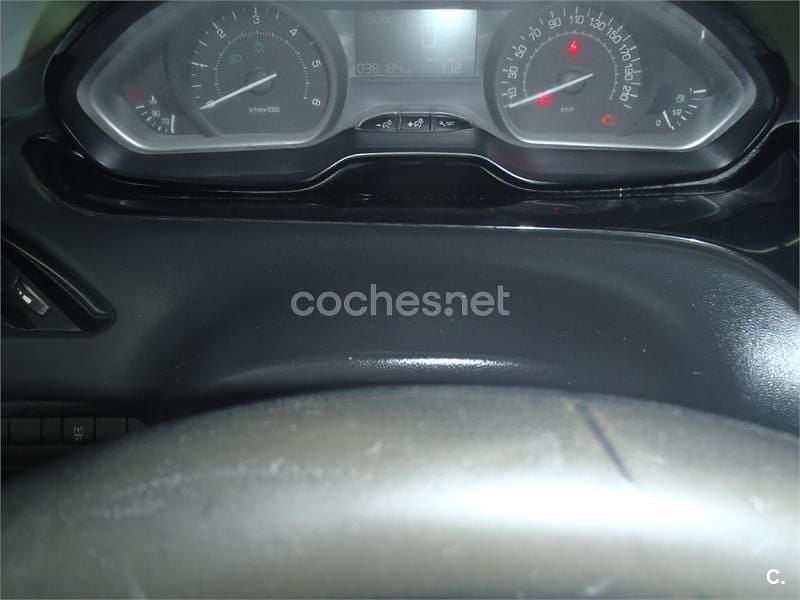 Usado Peugeot 208 Access 75 CV (55 kW) 2017 Blanco Utilitario