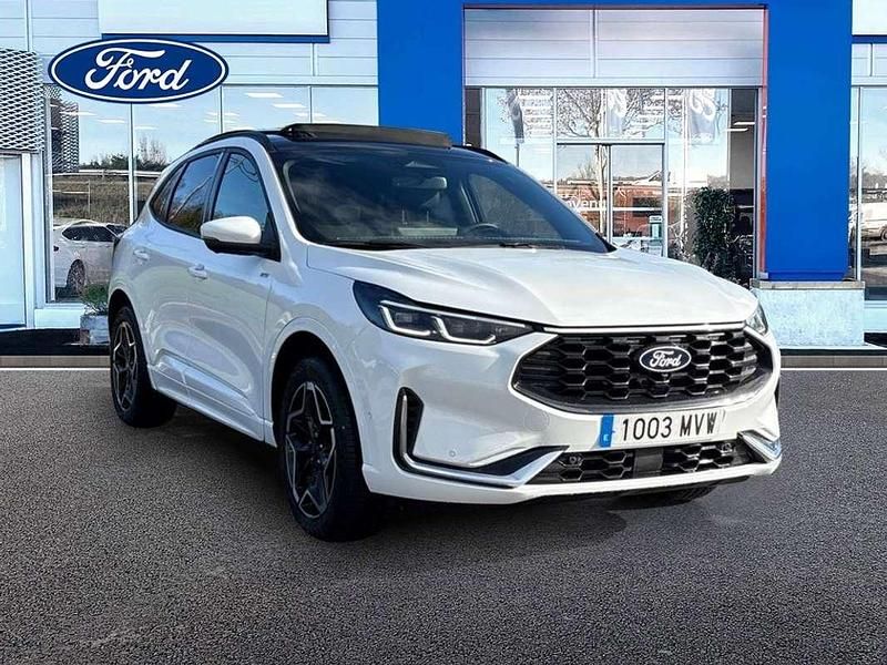 Usado Ford Kuga ST-Line X 243 CV (178 kW) 2024 Blanco SUV