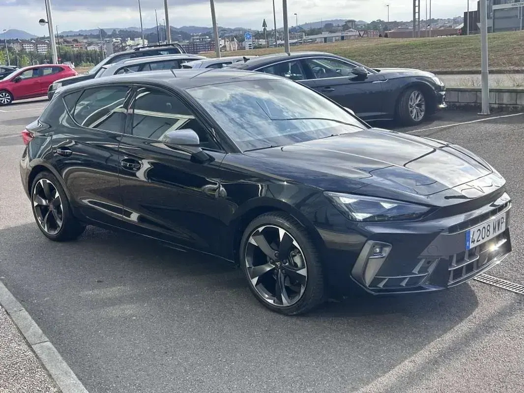 Usado Cupra Leon 150 CV (110 kW) 2024 Negro Utilitario
