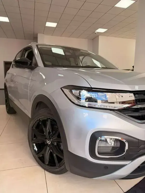 Usado VW T-Cross Sport 110 CV (80 kW) 2022 Plateado SUV