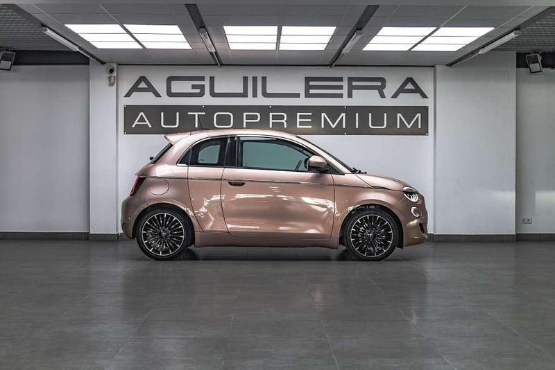 Usado Fiat 500e La Prima 86 kW (118 CV) 2021 Burdeos Utilitario