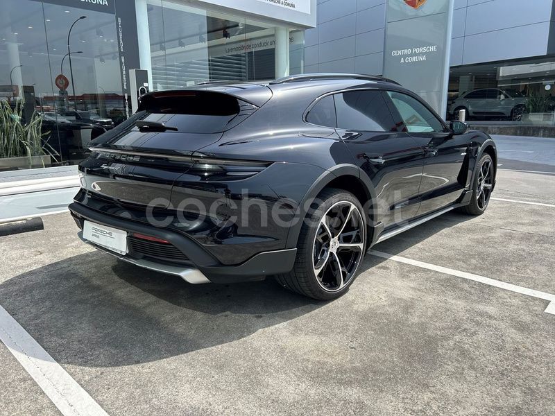 Usado Porsche Taycan Cross Turismo 350 kW (476 CV) 2024 Negro jet metalizado Berlina