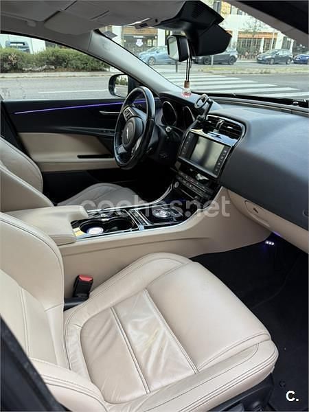 Azul Usado 2016 Jaguar XE Portfolio Berlina | 12.000 € (Buen precio) - Imagen 1/4