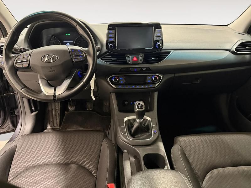 Usado Hyundai i30 120 CV (88 kW) 2019 Gris/plata