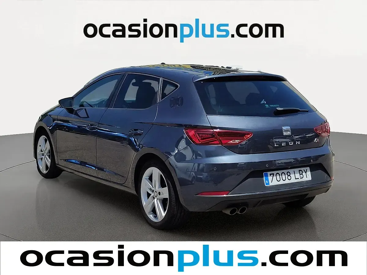 Usado Seat Leon FR 150 CV (110 kW) 2019 Gris Utilitario