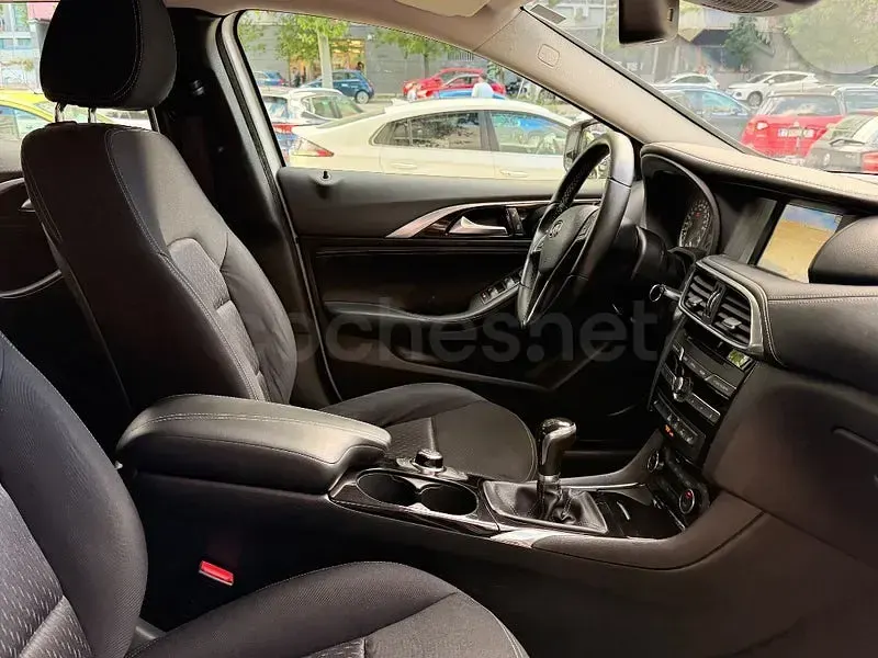 Usado Infiniti Q30 Premium 109 CV (80 kW) 2017 Blanco Berlina