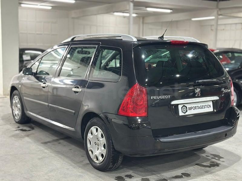 Usado Peugeot 307 110 CV (80 kW) 2006 Negro Familiar