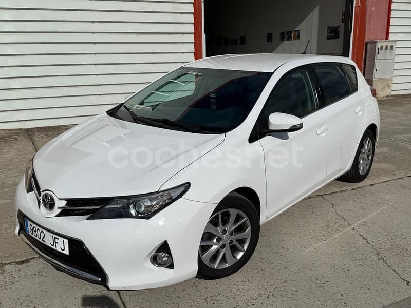 Blanco Usado 2015 Toyota Auris Active Berlina | 9000 € (Precio justo) - Imagen 1/4