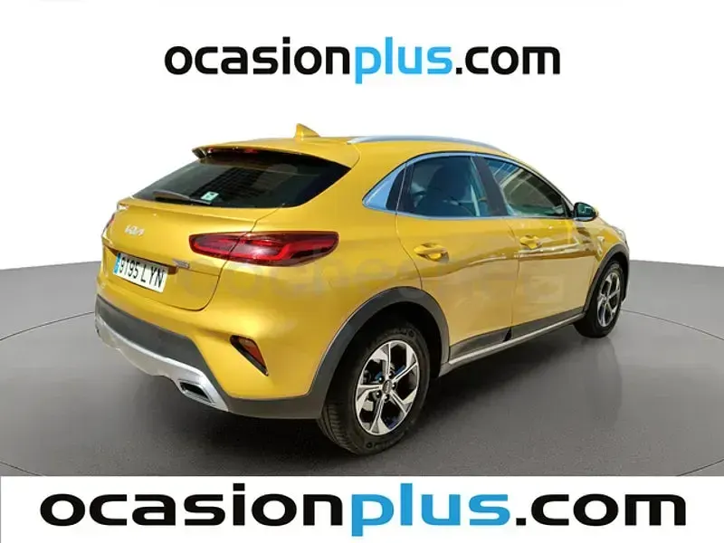 Usado Kia XCeed 160 CV (117 kW) 2022 Amarillo SUV