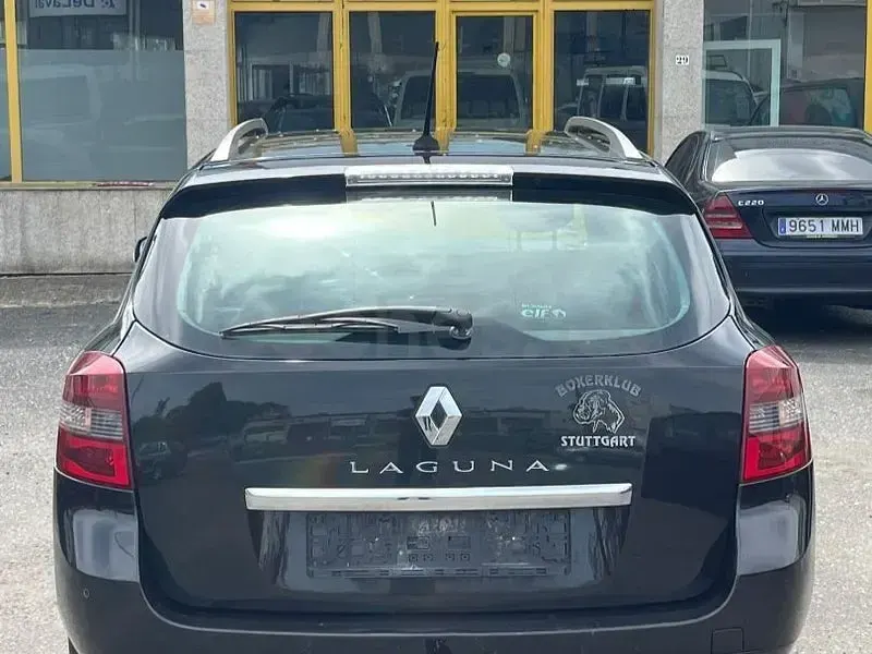 Usado Renault Laguna III Authentique 130 CV (95 kW) 2009 Negro Familiar