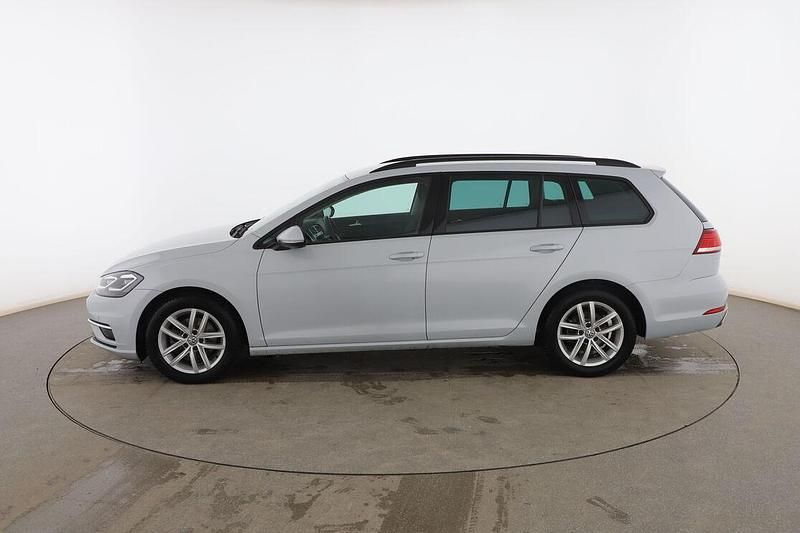 Usado VW Golf VII Advance 125 CV (91 kW) 2018 Blanco Familiar