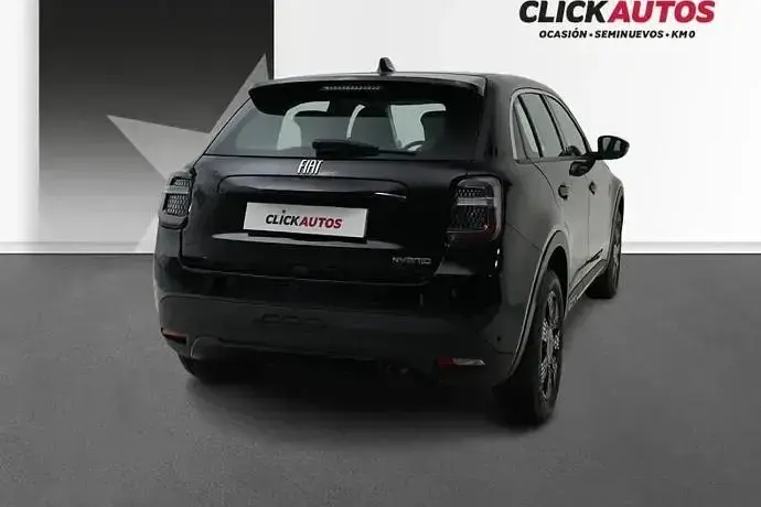 Usado Fiat 600 100 CV (73 kW) 2025 Negro SUV