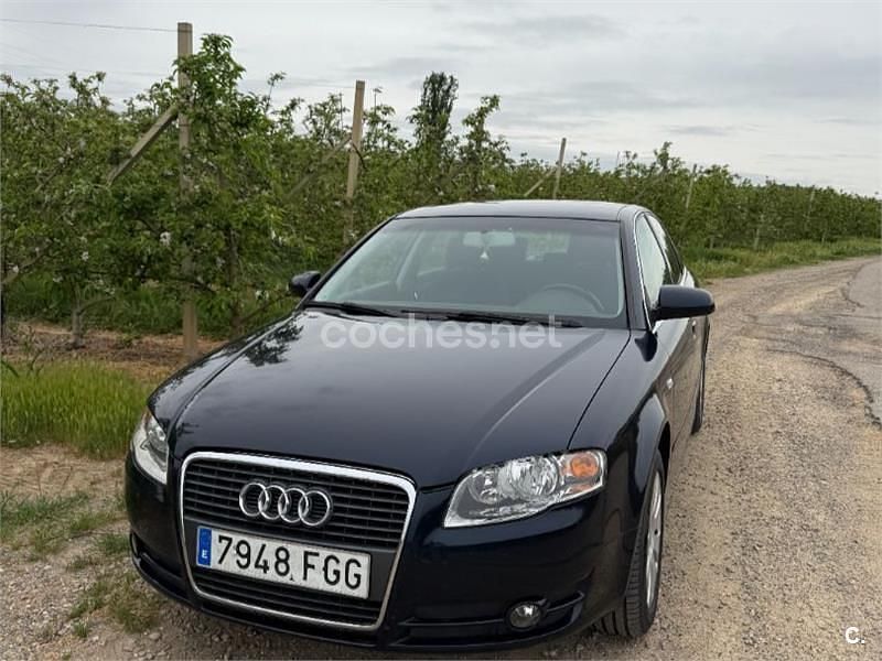 Usado Audi A4 130 CV (95 kW) 2006 Negro Berlina