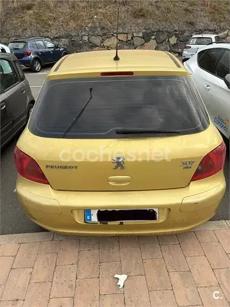 Usado Peugeot 307 110 CV (80 kW) 2005 Amarillo Berlina