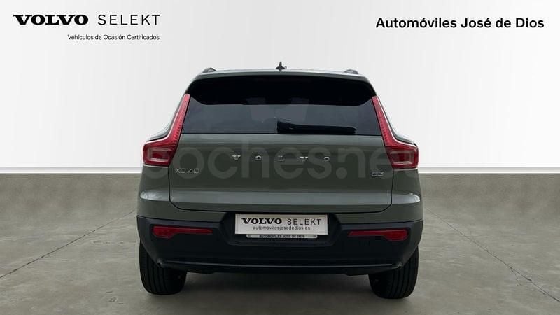 Usado Volvo XC40 Plus 163 CV (119 kW) 2024 Verde SUV