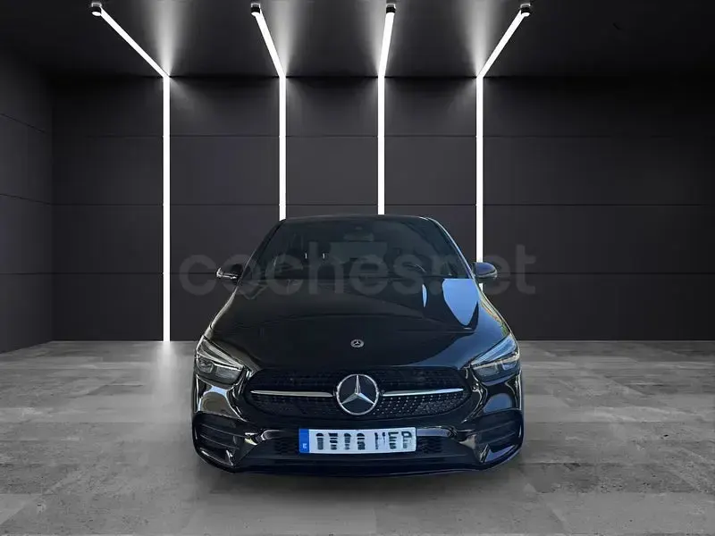Usado Mercedes B200 150 CV (110 kW) 2025 Negro Utilitario